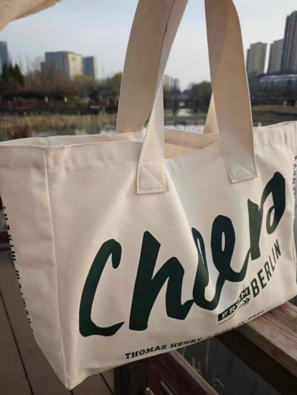 Very Large Canvas Tote Bag Cheers Berlin Cream 48x35x12cm New NWOT Thomas Henry
